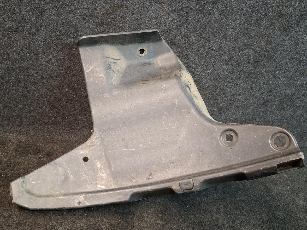 защита бампера заднего Toyota Prius V 1 поколение ZVW41 ZVW41 2014, 1.8 л., гибрид, АКПП, синий, хетчбэк 5 дв., передний привод, 52592-47030 - фото №1