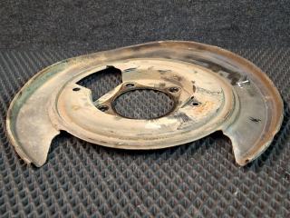 защитный кожух тормозного механизма Toyota Camry 8 поколение XV50 ACV40 2012, 2.4 л., бензин