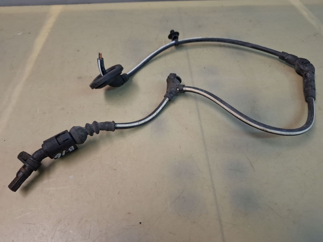 датчик ABS Volkswagen Jetta 7 поколение 2019, 1.4 л., бензин, АКПП, оранжевый, седан, передний привод - фото №1