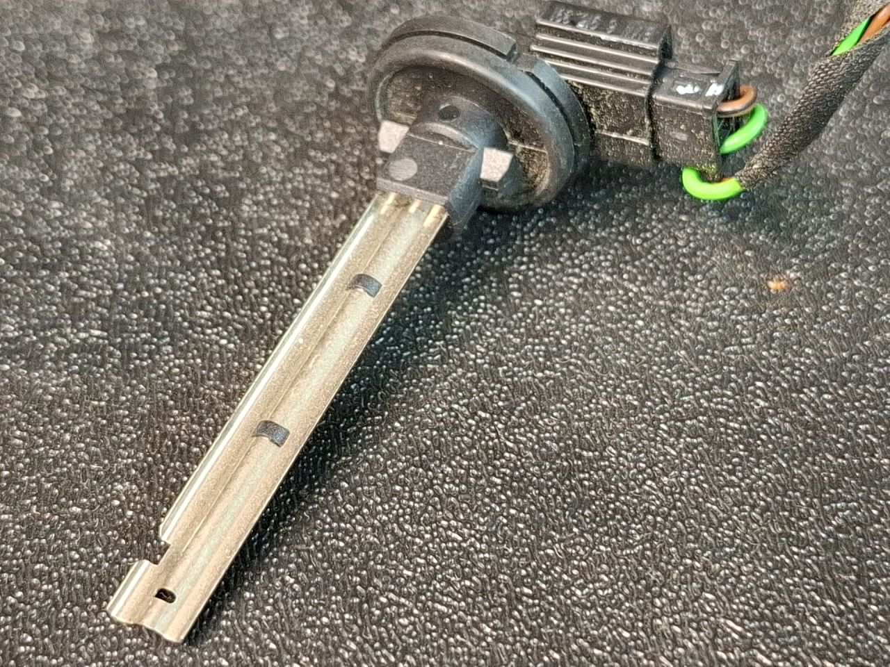 датчик температуры BMW X4 F26 2016, 2.0 л., дизель, АКПП, черный, 11358355603 - фото №1