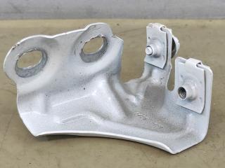 крепление ( кронштейн ) крыла Chevrolet Equinox 3 поколение 2019, 1.5 л., бензин, АКПП, белый 140х, минивэн, передний привод, 2428159