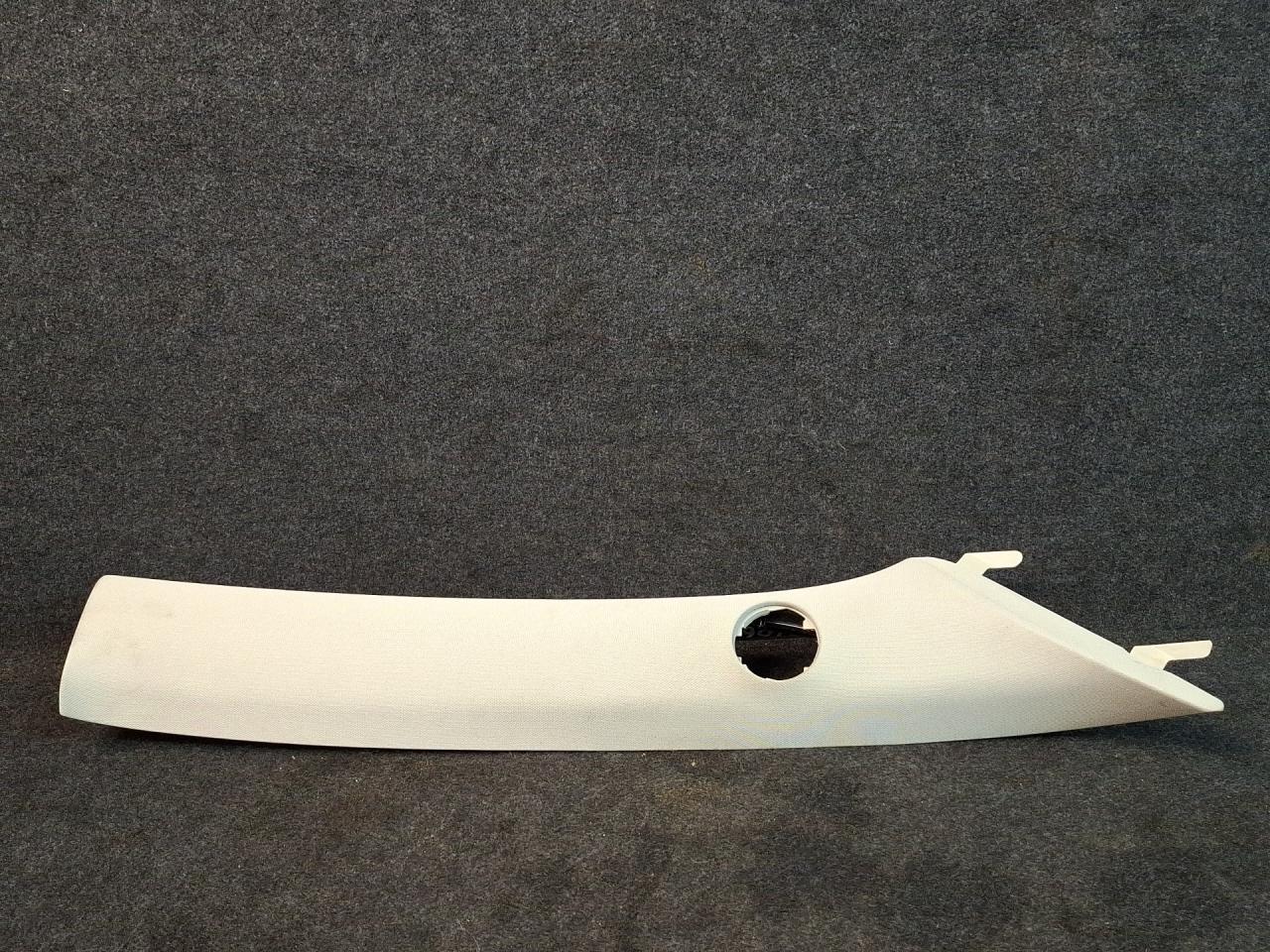 обшивка стойки Mazda CX-5 2 поколение KF 2018, 2.5 л., PYY1, бензин, АКПП, серый/46g, внедорожник 5 дв., полный привод, KB8E-68160 - фото №1