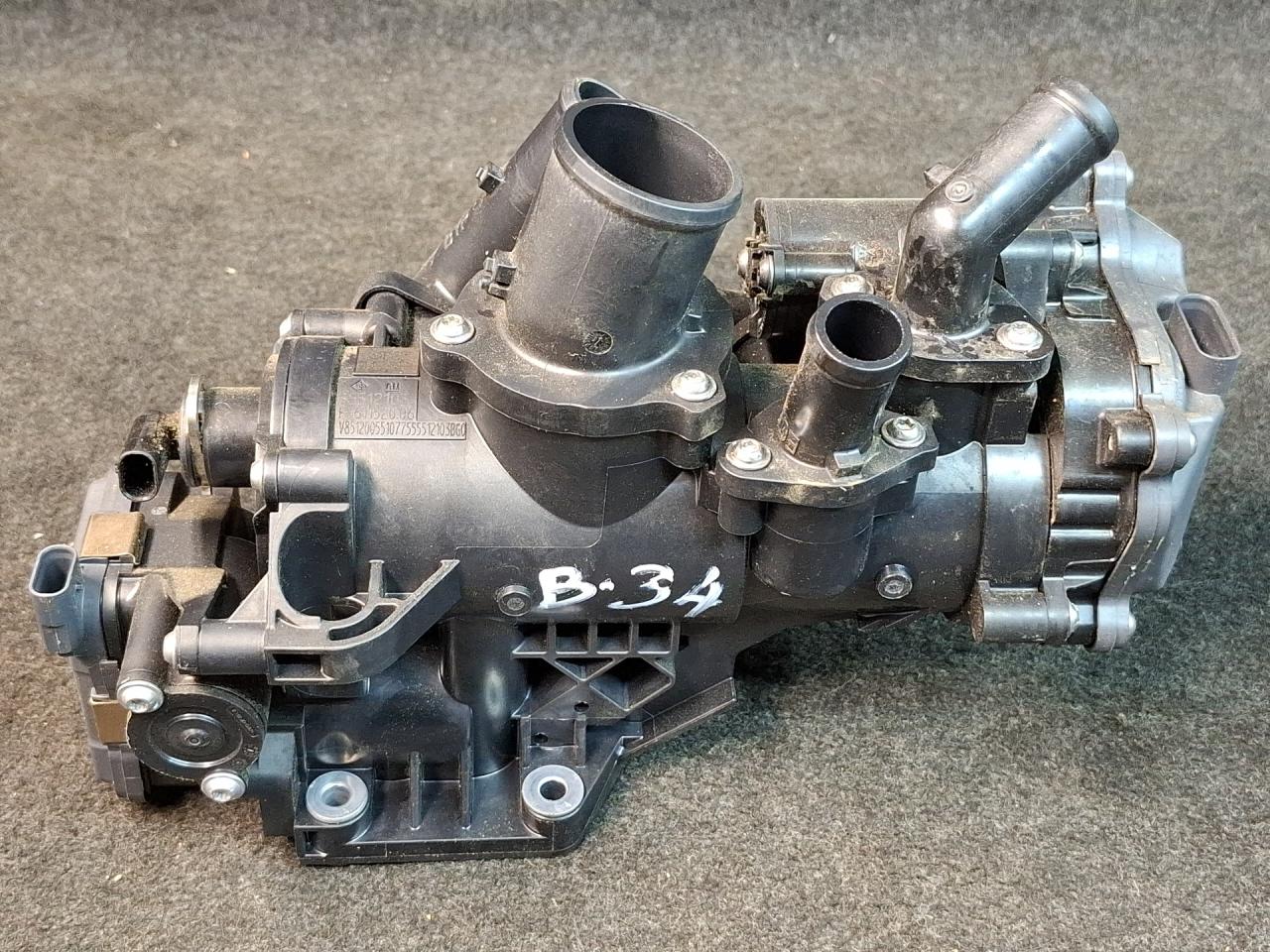 корпус термостата Cadillac XT4 1 поколение 2020, 2.0 л., бензин, АКПП, 318e, полный привод, 55512103 - фото №1