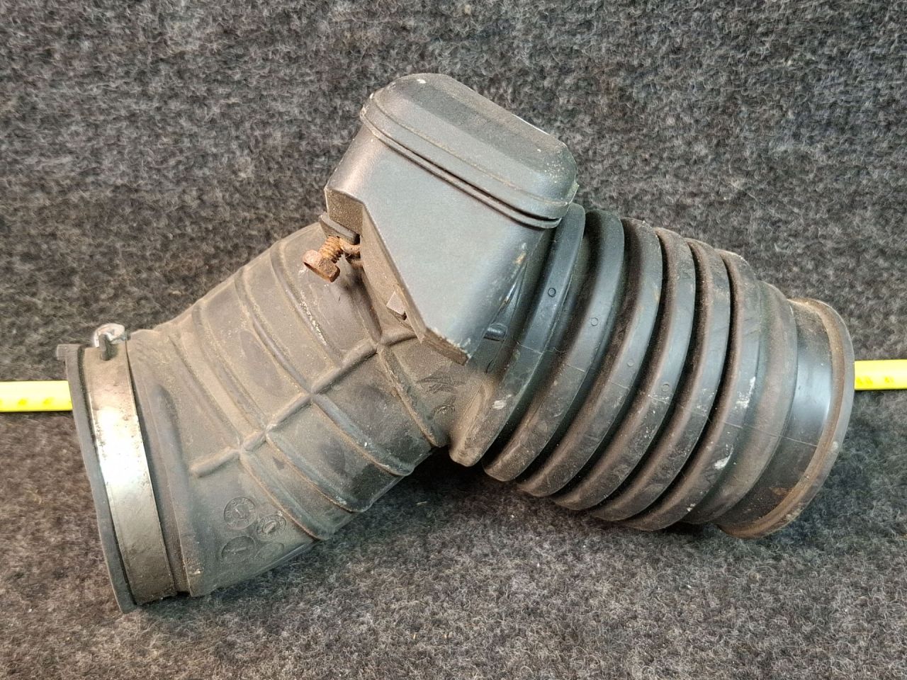 патрубок воздушного фильтра Hyundai Elantra AD 2018, 2.0 л., бензин, АКПП, серебристый, передний привод, 28140F2400 - фото №1