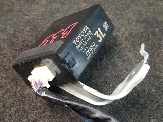 блок управления (другие) Toyota Prius V 1 поколение ZVW41 ZVW41 2014, 1.8 л., гибрид, АКПП, синий, хетчбэк 5 дв., передний привод, 86572-47090, 166900-0071