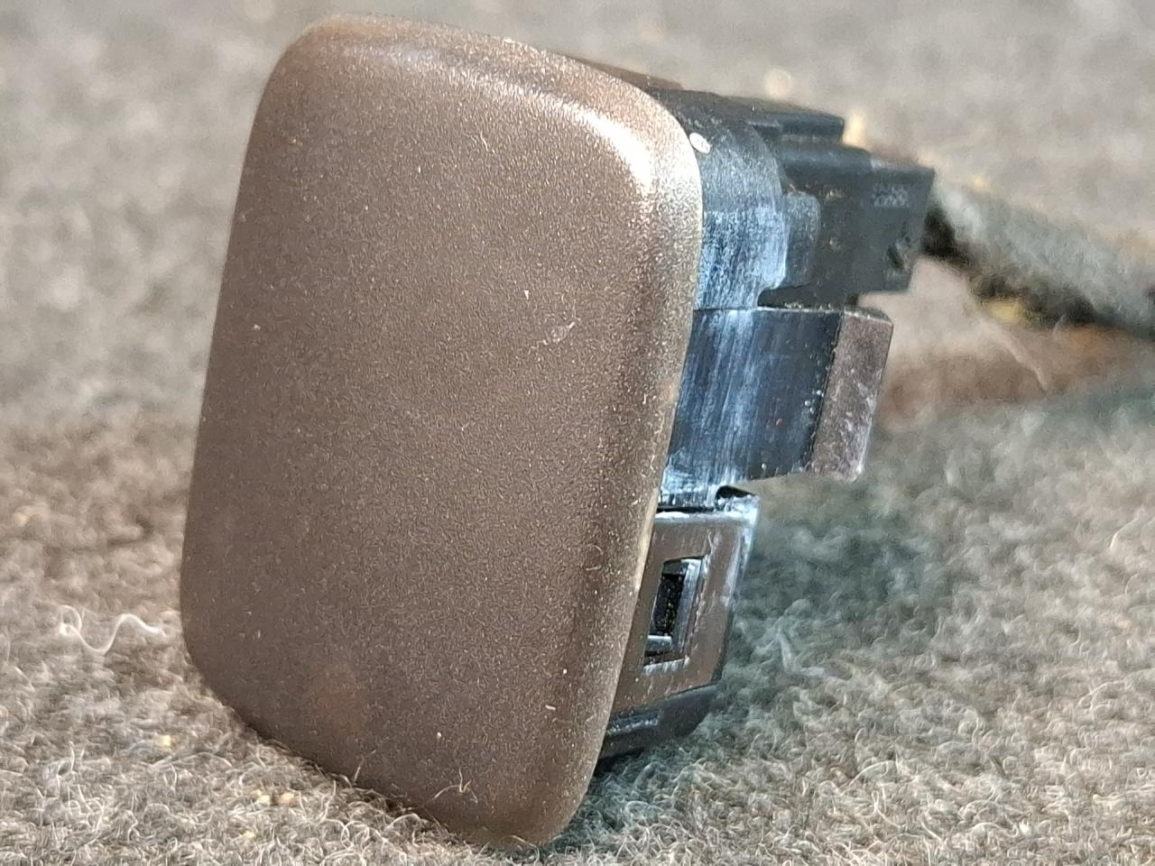 датчик света Chevrolet Malibu 9 поколение 2017, 1.5 л., бензин, АКПП, черный, седан, передний привод, 13507317 - фото №1