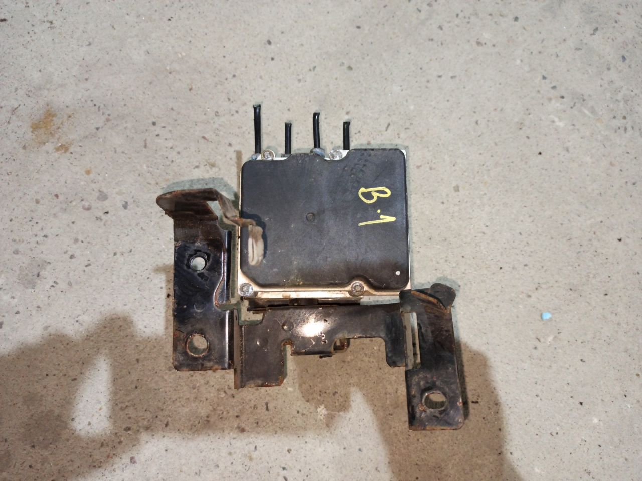 блок ABS Mazda CX-7 1 поколение ER 2008, 2.3 л., L3-VDT, бензин, АКПП, голубой/30s, полный привод - фото №1