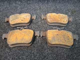 тормозные колодки Volkswagen Jetta 7 поколение 2021, 1.4 л., бензин, АКПП, серый, передний привод