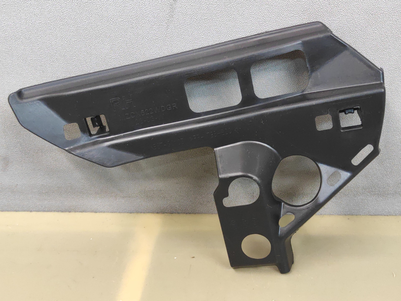 кронштейн (крепление) Mazda CX-5 2 поколение 2020, KBST50103 - фото №1