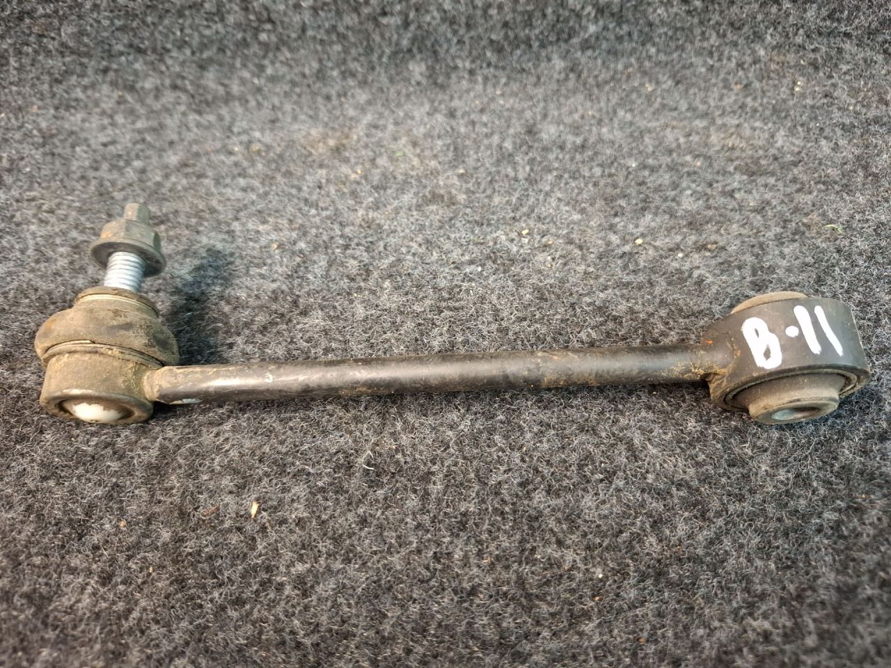 стойка стабилизатора Chevrolet Equinox 3 поколение 2018, 1.5 л., бензин, АКПП, серый/441b, полный привод - фото №1