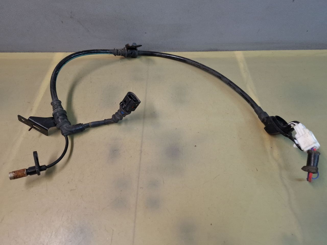 датчик ABS Mazda CX-5 2 поколение KF 2018, 2.5 л., PYY1, бензин, АКПП, серый/46g, внедорожник 5 дв., полный привод - фото №1