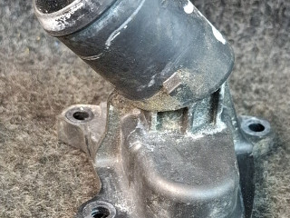 фланец (тройник) системы охлаждения Mazda CX-5 2 поколение KF 2018, 2.5 л., PYY1, бензин, АКПП, серый/46g, внедорожник 5 дв., полный привод