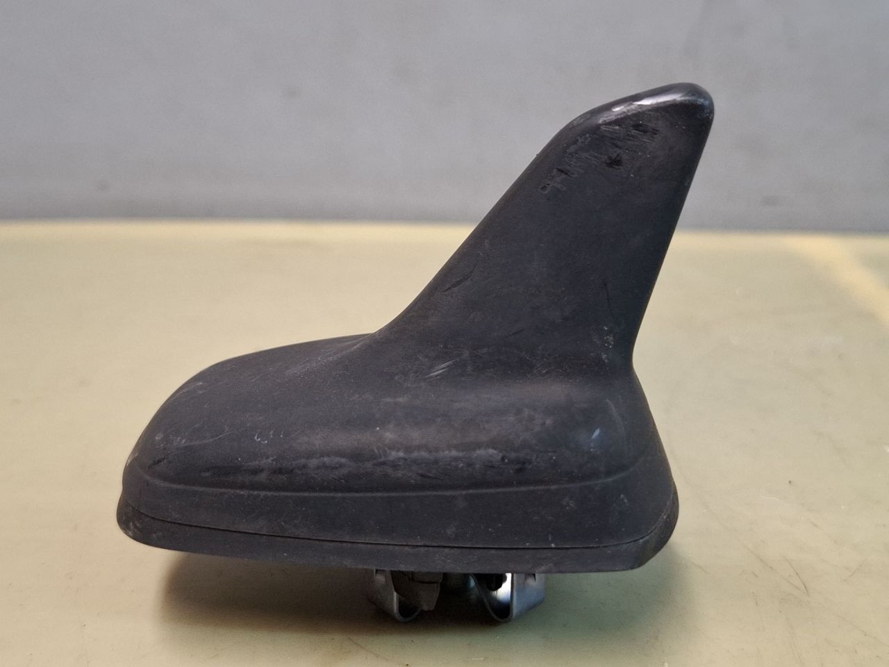 антенна Volkswagen Jetta 7 поколение 2019, 1.4 л., бензин, АКПП, оранжевый, седан, передний привод, 5Q0035507K - фото №1