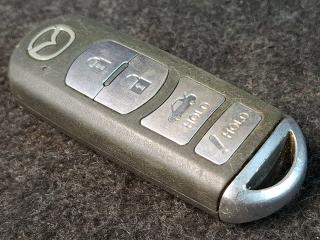 ключ Mazda 6 GJ [рестайлинг] GJ 2015, 2.5 л., PYY1, бензин, АКПП, белый, седан, передний привод