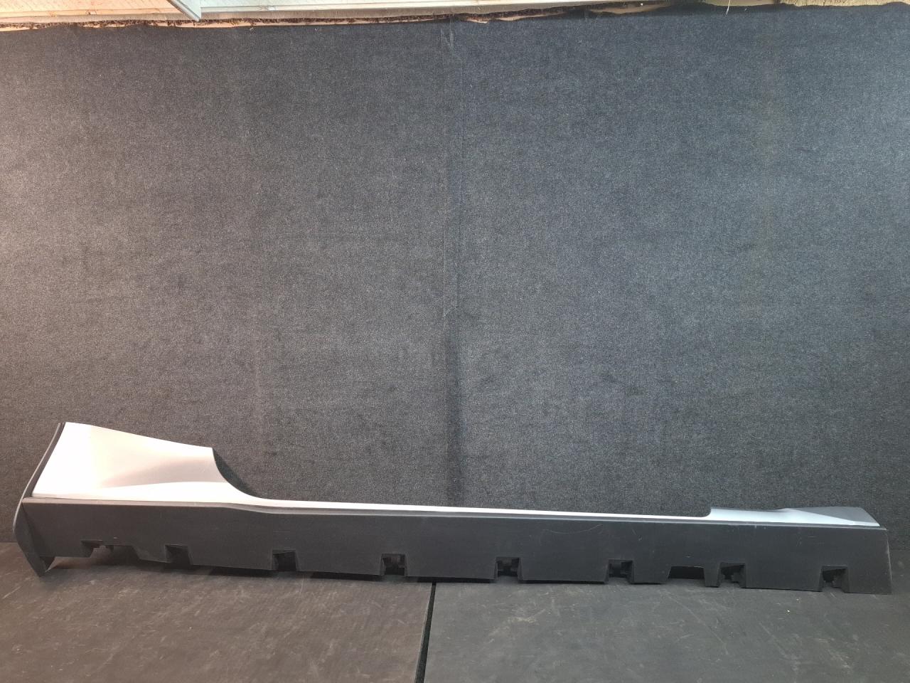 накладка на порог Ford Mustang 7 поколение S650 2024, PR3B-C10154-A-01, PR3B-C10154-A - фото №1