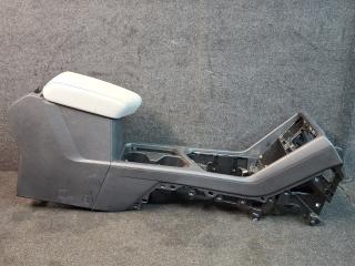 подлокотник Volkswagen Taos 1 поколение 2024, 1.5 л., бензин, АКПП, черный, внедорожник 5 дв., полный привод