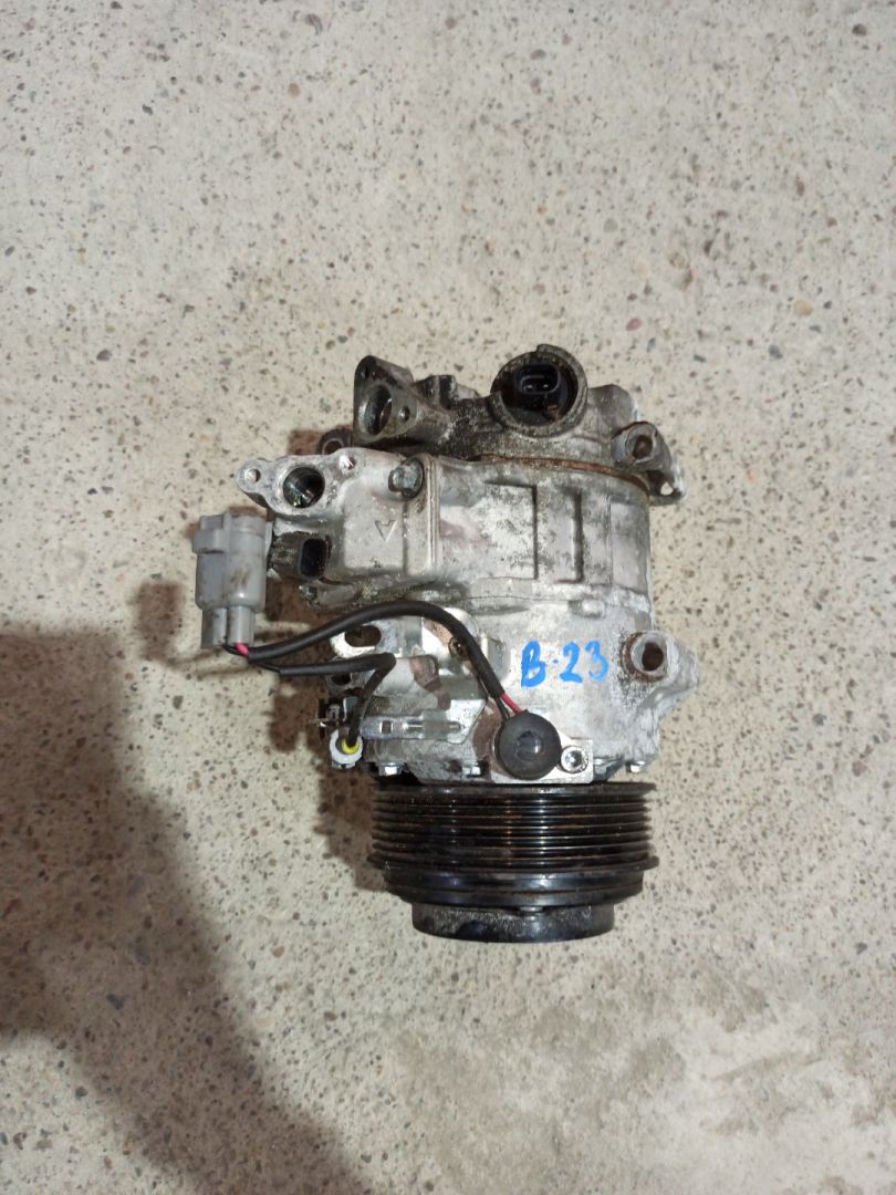 компрессор кондиционера Toyota Sienna 3 поколение 2011, 3.5 л., 2GR-FE, бензин, АКПП, серый, передний привод - фото №1