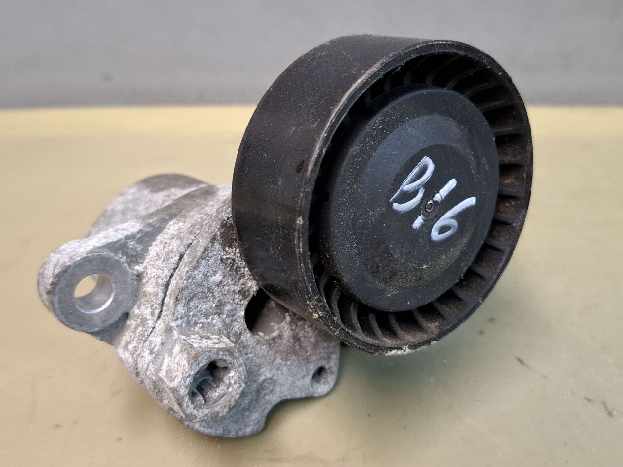 натяжитель Volkswagen Jetta 7 поколение 2019, 1.4 л., бензин, АКПП, оранжевый, седан, передний привод - фото №1