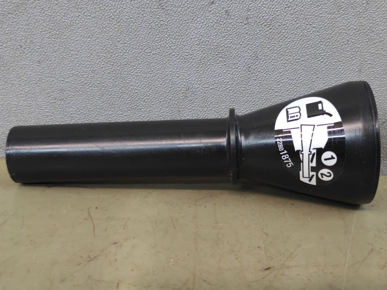 горловина топливного бака Chevrolet Equinox 3 поколение 2019, 1.5 л., бензин, АКПП, белый 140х, минивэн, передний привод, 22801875 - фото №1