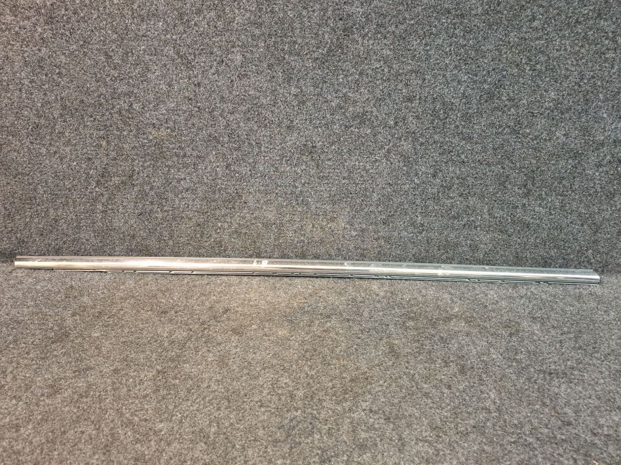 молдинг стекла Mazda CX-7 1 поколение ER 2008, 2.3 л., L3-VDT, бензин, АКПП, голубой/30s, полный привод - фото №1