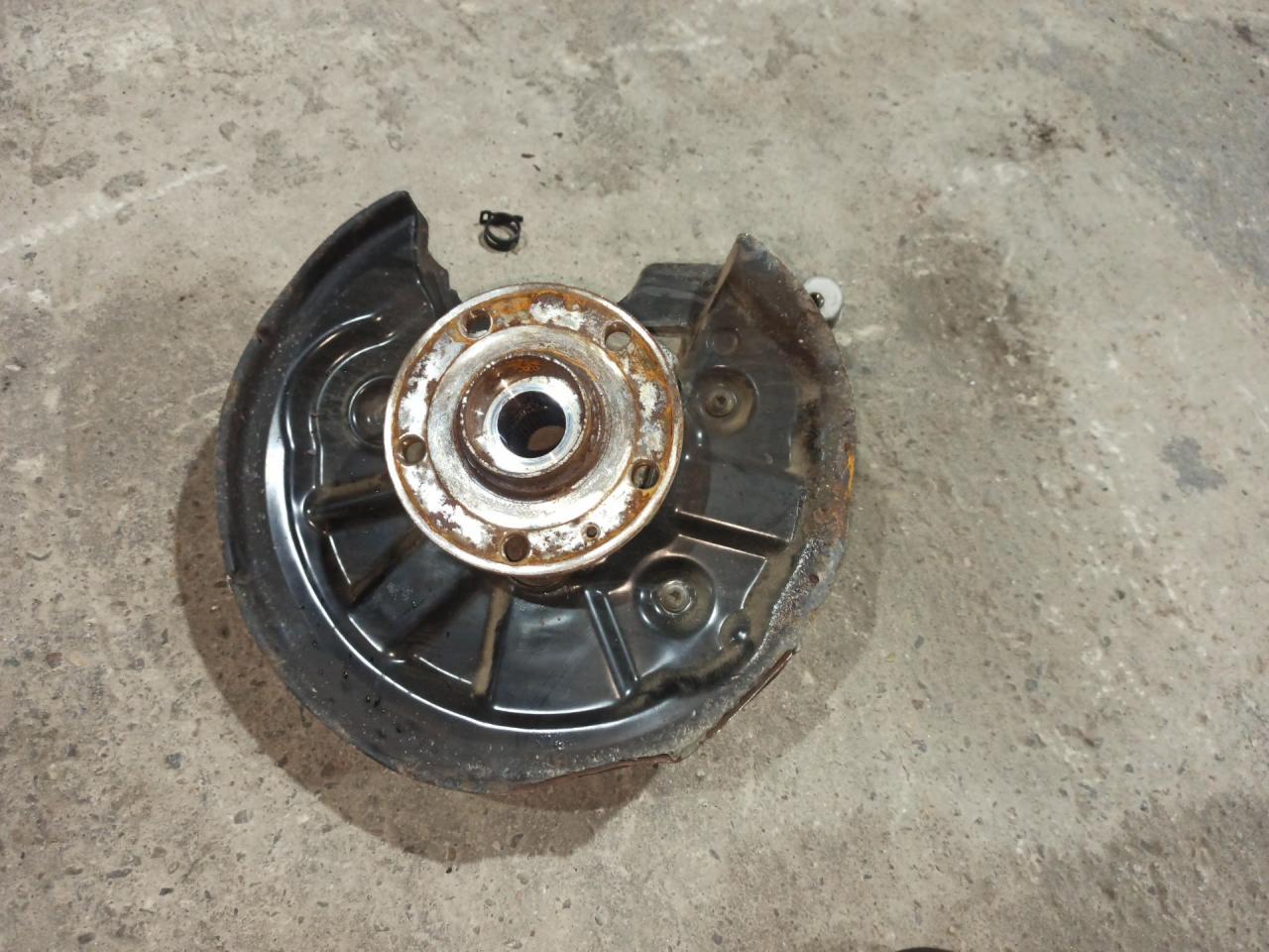 кулак задний правый Volkswagen Tiguan 2 поколение 2020, 2.0 л., бензин, АКПП, серый, полный привод - фото №1