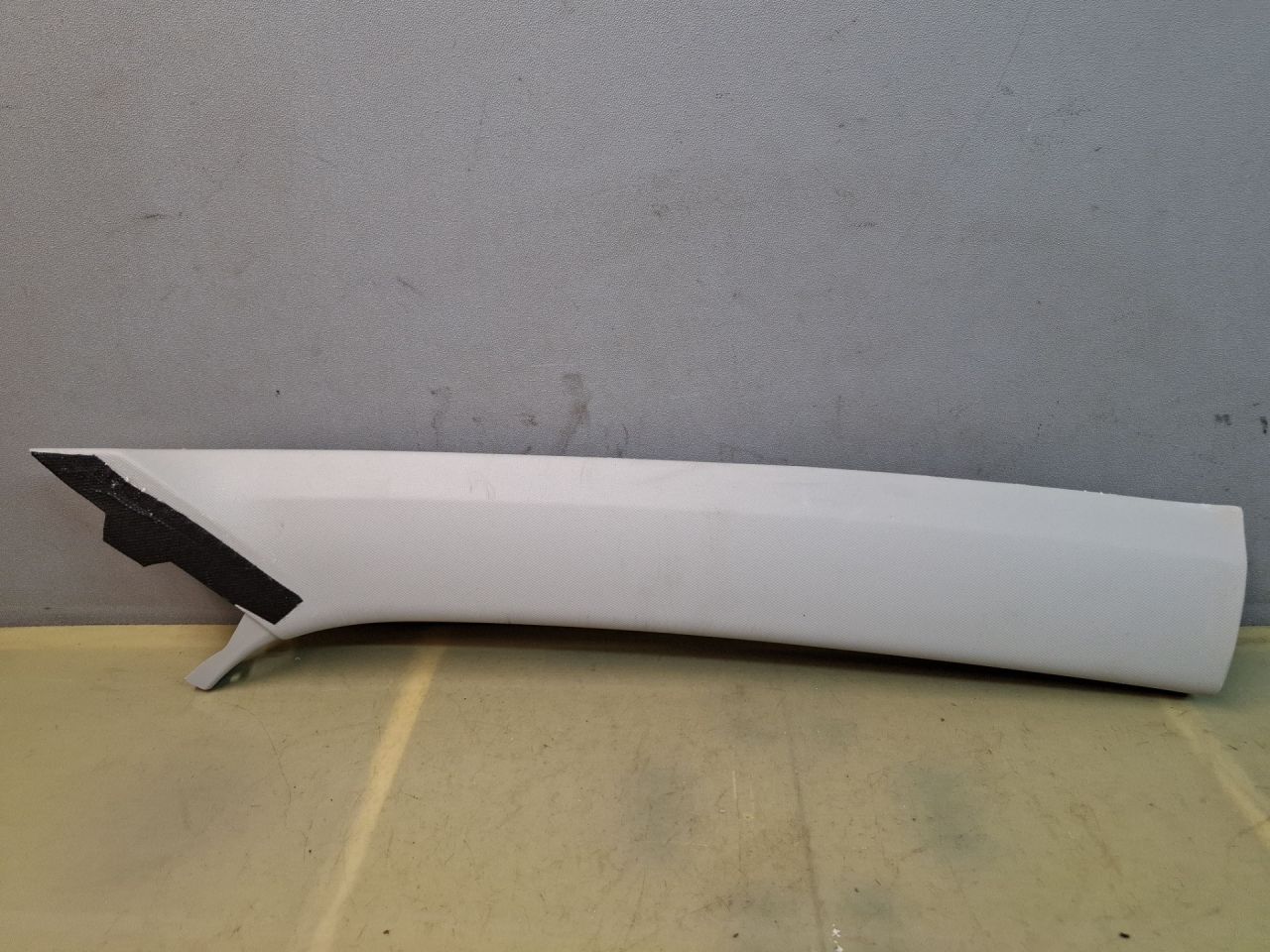 обшивка стойки Volkswagen Jetta 7 поколение 2019, 1.4 л., бензин, АКПП, серый, передний привод, 17A867234 - фото №1