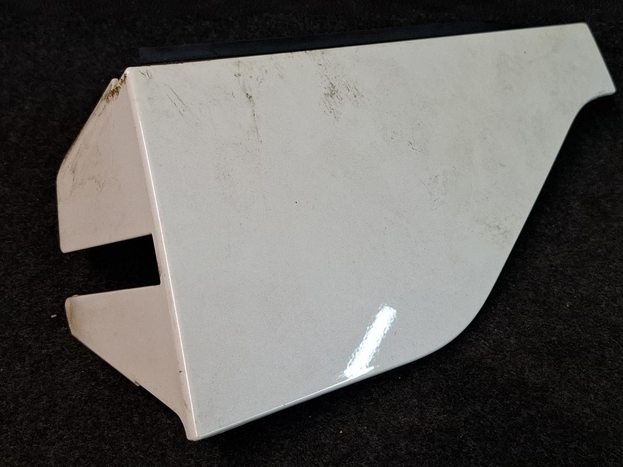 накладка петли багажника Ford Escape 4 поколение CX482 2020, 2.0 л., бензин, АКПП, белый az, внедорожник 5 дв., полный привод, LV4BS42947AGW - фото №1
