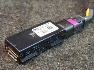 разъем AUX / USB Volkswagen Jetta 7 поколение 2019, 1.4 л., бензин, АКПП, синий, седан, передний привод, 5Q0035726M