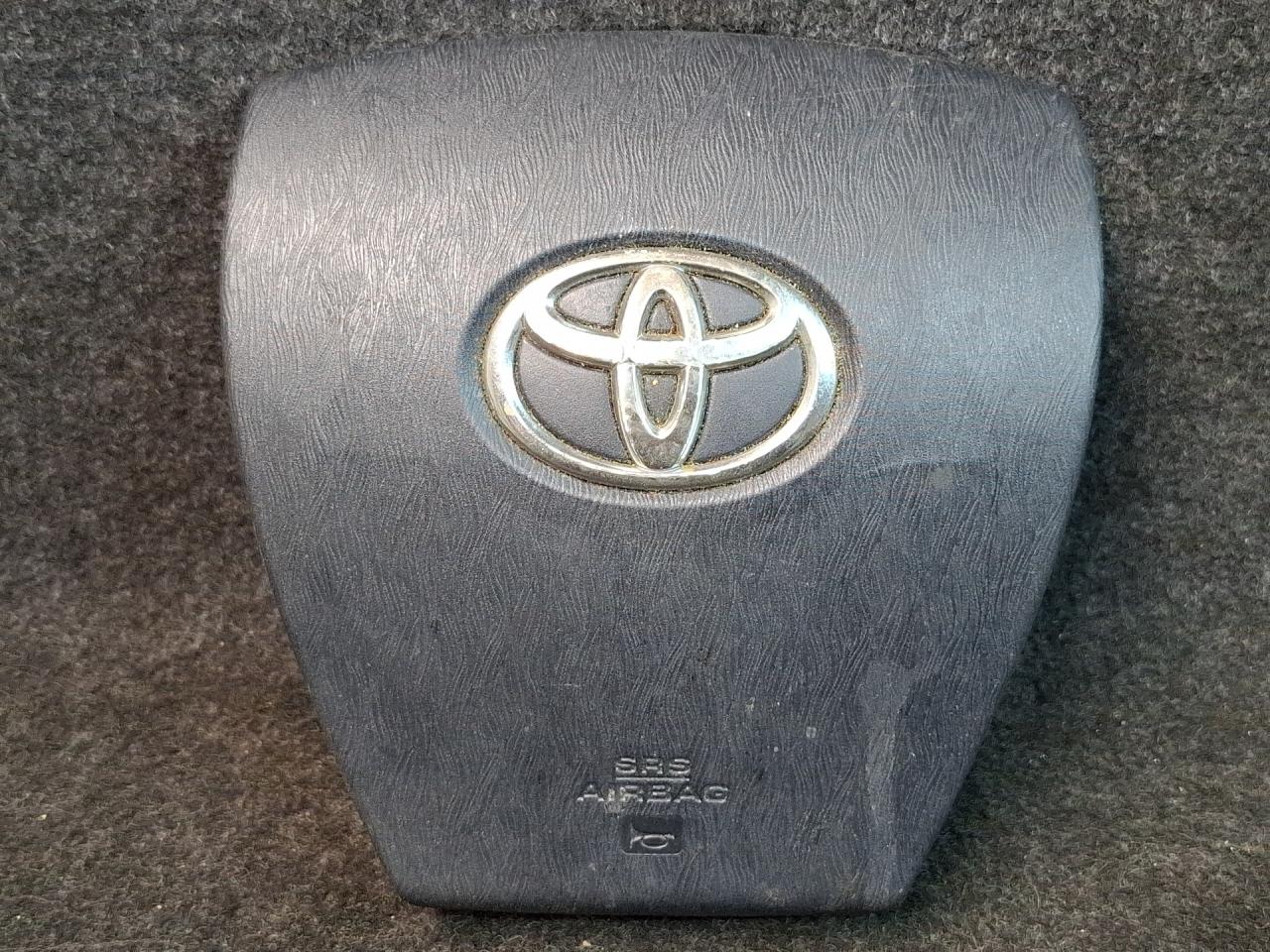 подушка безопасности водителя Toyota Prius V 1 поколение ZVW41 ZVW41 2014, 1.8 л., гибрид, АКПП, синий, хетчбэк 5 дв., передний привод - фото №1