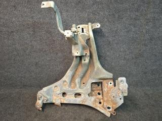 кронштейн (крепление) Toyota Prius V 1 поколение ZVW41 ZVW41 2014, 1.8 л., гибрид, АКПП, синий, хетчбэк 5 дв., передний привод