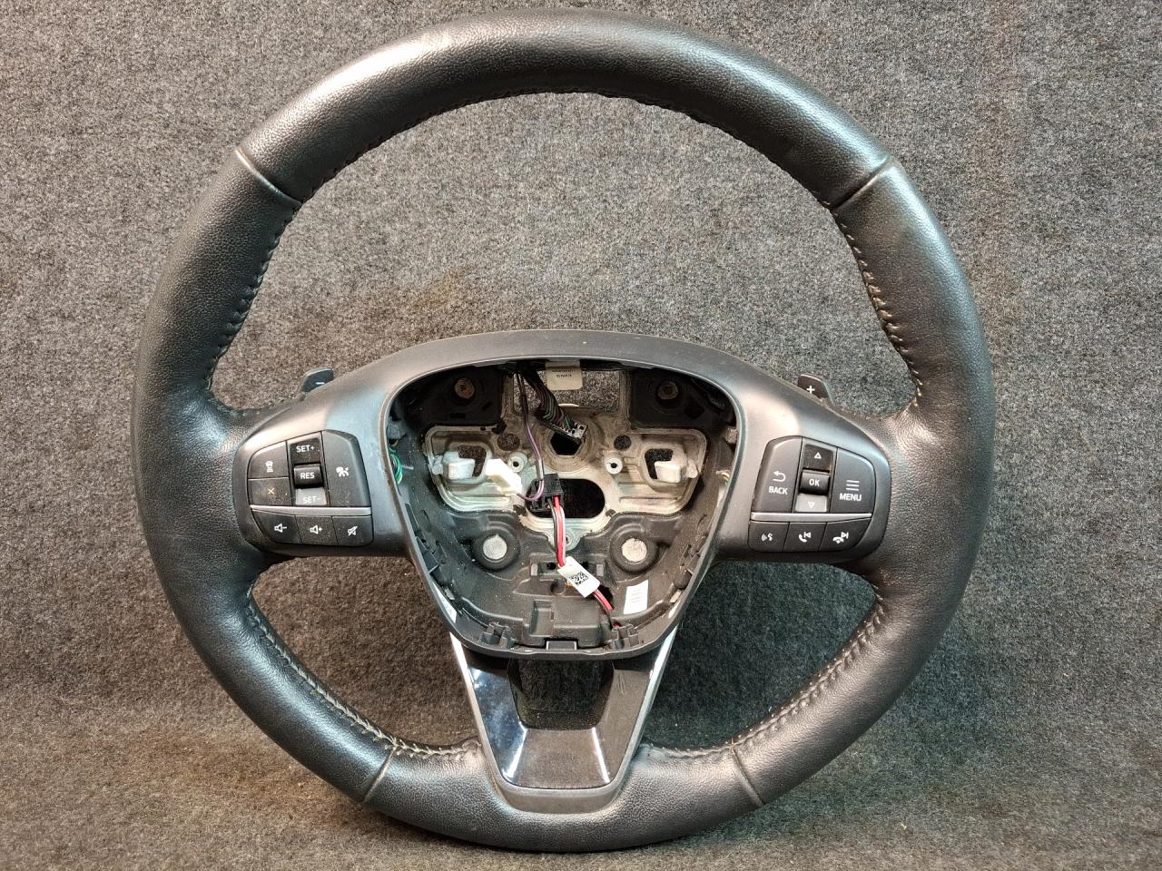 руль Ford Escape 4 поколение CX482 2020, 1.6 л., LUB, бензин, АКПП, белый az, внедорожник 5 дв., полный привод, LJ6B3600, ND3ZHE - фото №1