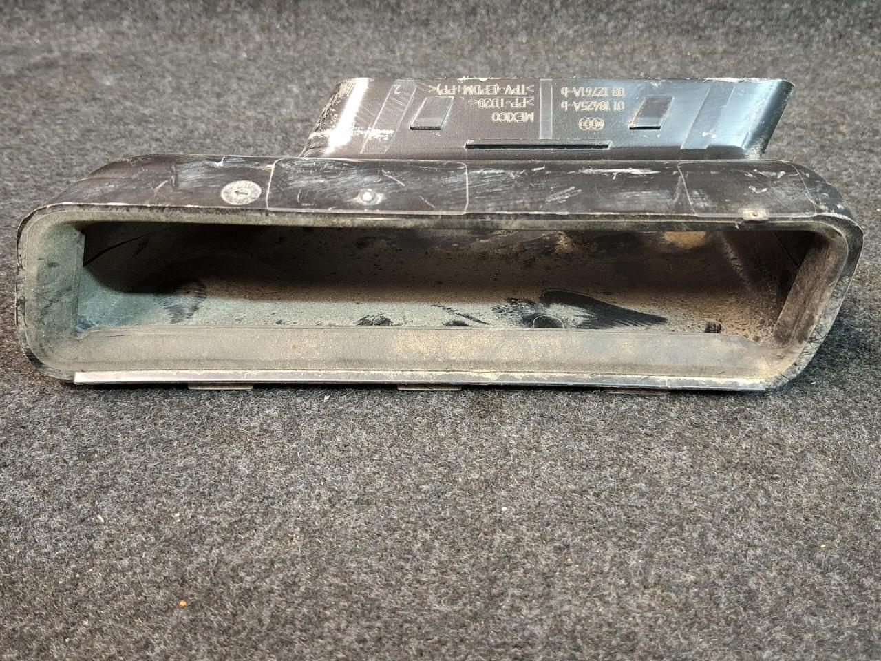 воздухозаборник Volkswagen Tiguan 2 поколение 2020, 2.0 л., бензин, АКПП, серый, полный привод, 5QN129618 - фото №1