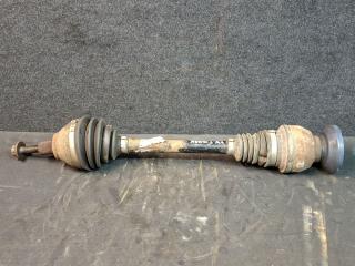 полуось передняя правая (приводной вал, ШРУС) Volkswagen Tiguan 1 поколение 2008