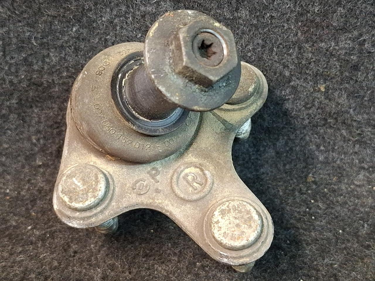 шаровая опора Volkswagen Tiguan 2 поколение 2020, 2.0 л., бензин, АКПП, серый, полный привод - фото №1