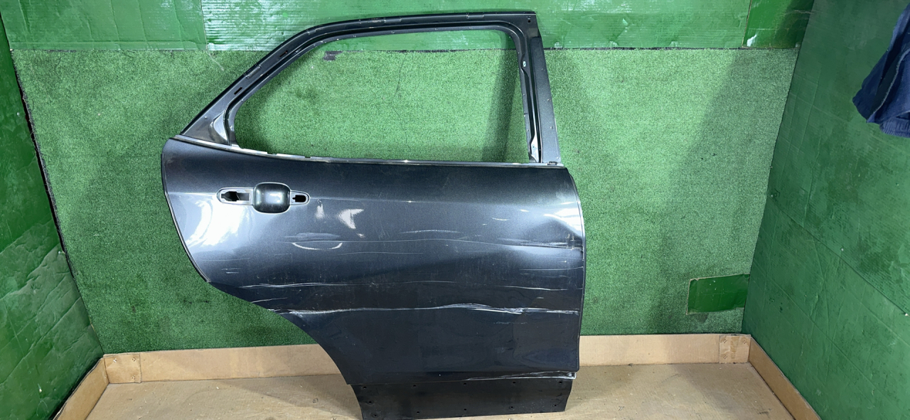 дверь задняя правая Chevrolet Equinox 3 поколение 2018, 1.5 л., бензин, АКПП, серый 139х, минивэн, передний привод - фото №1