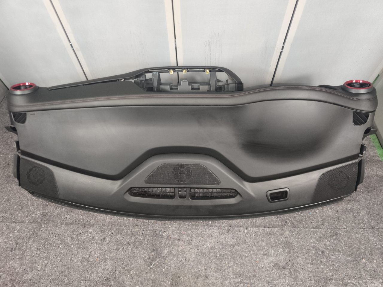 панель передняя салона (торпедо) Chevrolet Blazer 3 поколение 2019, 3.6 л., бензин, АКПП, белый, полный привод - фото №1