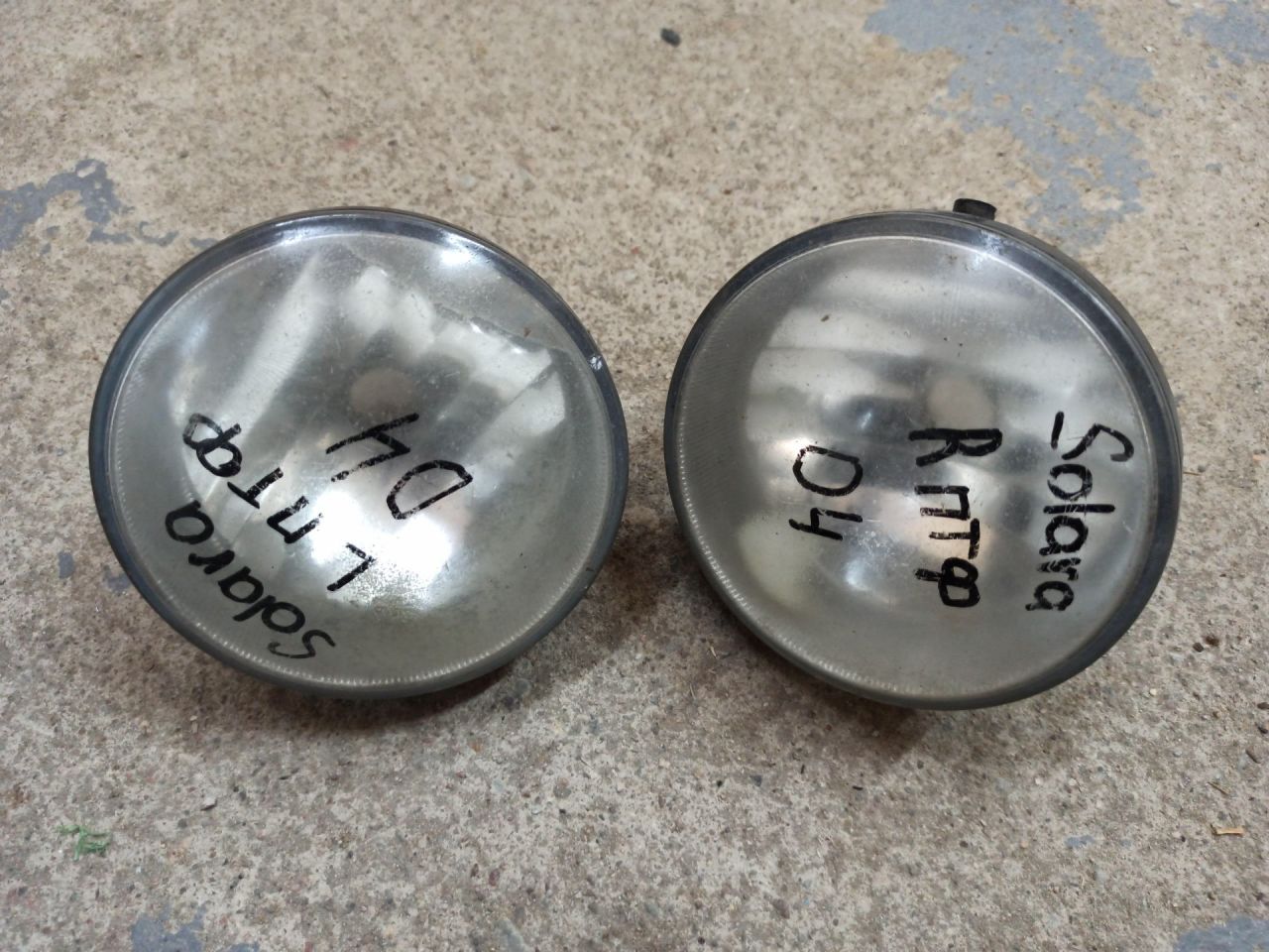 фара противотуманная Toyota Camry Solara 2 поколение XV30 2005, 2.4 л., 2AZ-FE, бензин, АКПП, черный, купе - фото №1