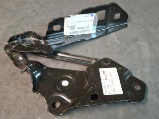 петля капота левая Chevrolet Camaro 6 поколение [рестайлинг] 2019, 84110989