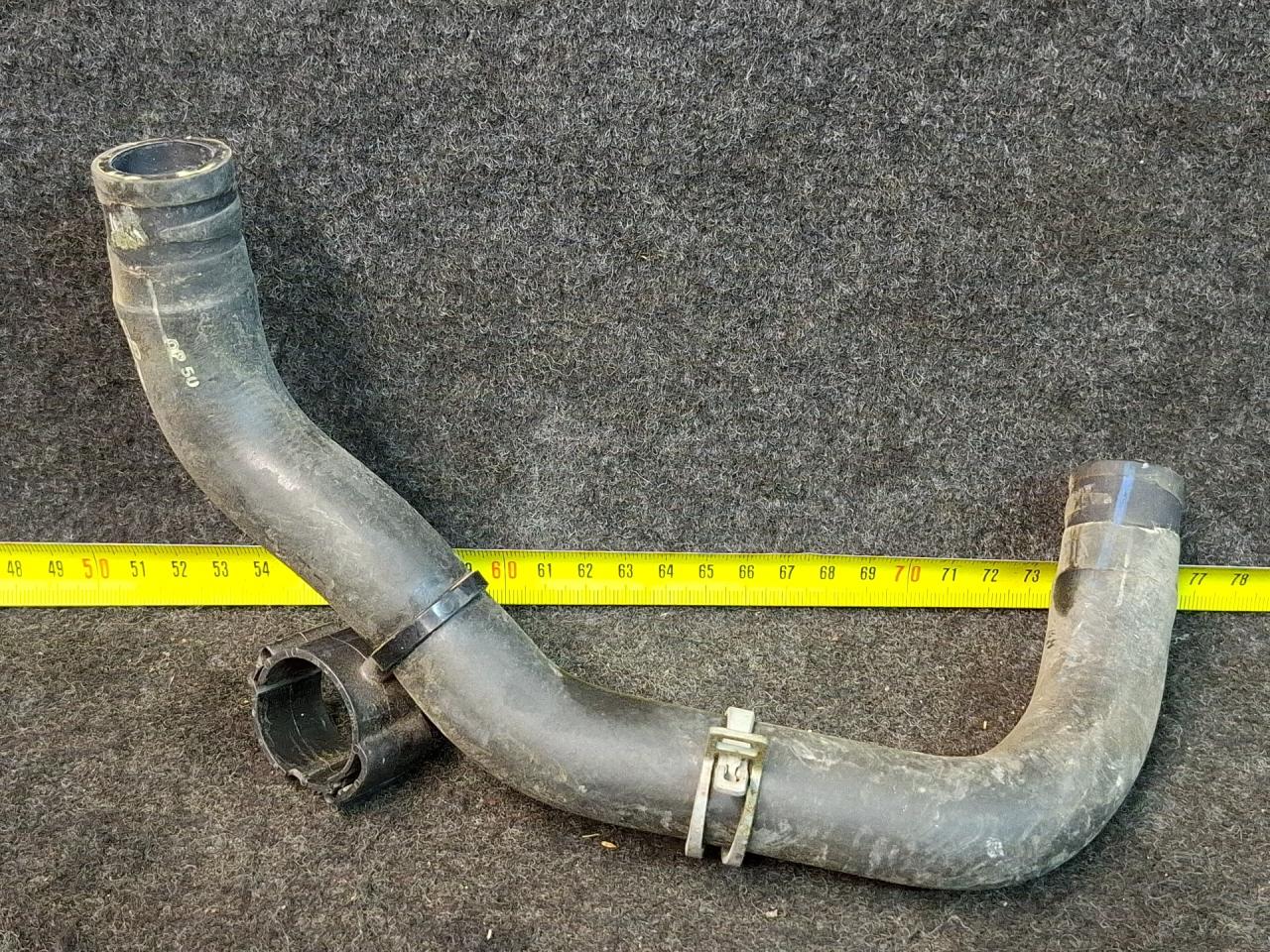 патрубок радиатора Ford Escape 4 поколение CX482 2020, 1.6 л., LUB, бензин, АКПП, белый az, внедорожник 5 дв., полный привод, LX61-18D476BAL - фото №1