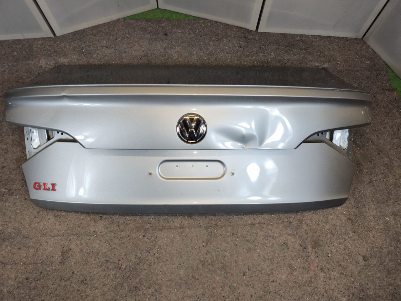 крышка багажника (дверь 3-5) Volkswagen Jetta 7 поколение 2020, 2.0 л., бензин, серый, седан, передний привод - фото №1