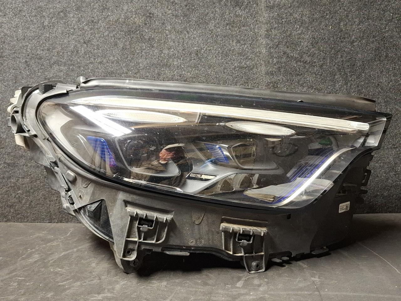 фара правая Mercedes-Benz GLC-Класс X254 2024, A2549062402 - фото №1