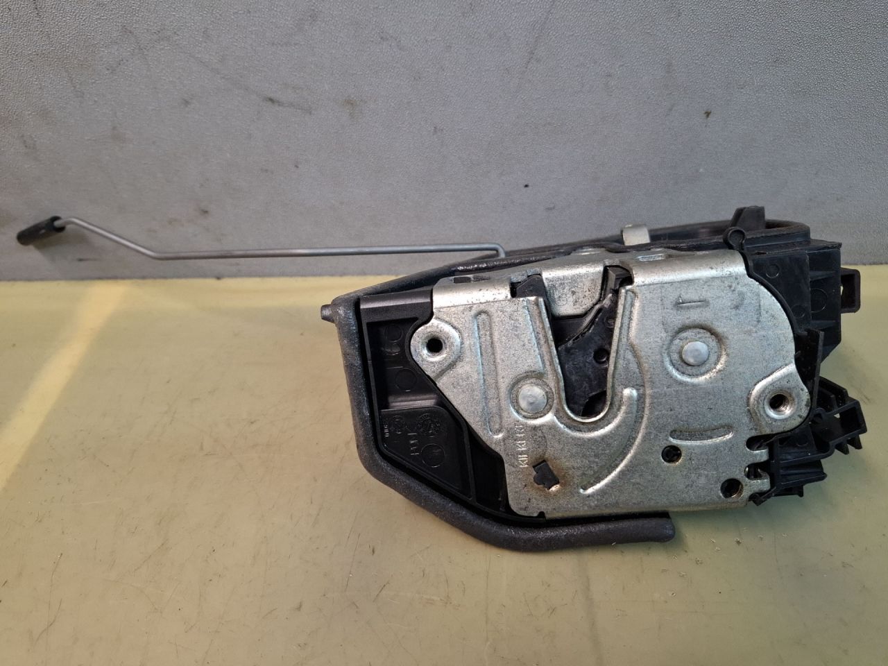 замок двери задней левой BMW X5 E70 2008, 3.0 л., дизель, АКПП, серый, внедорожник 5 дв., полный привод, правый руль, 7167075 - фото №1