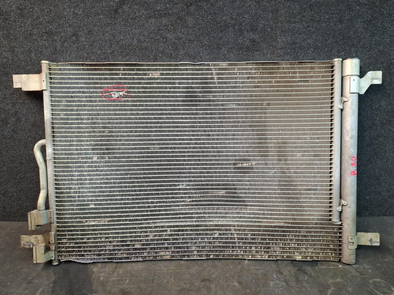 радиатор кондиционера Volkswagen Tiguan 2 поколение 2020, 2.0 л., бензин, АКПП, серый, полный привод - фото №1