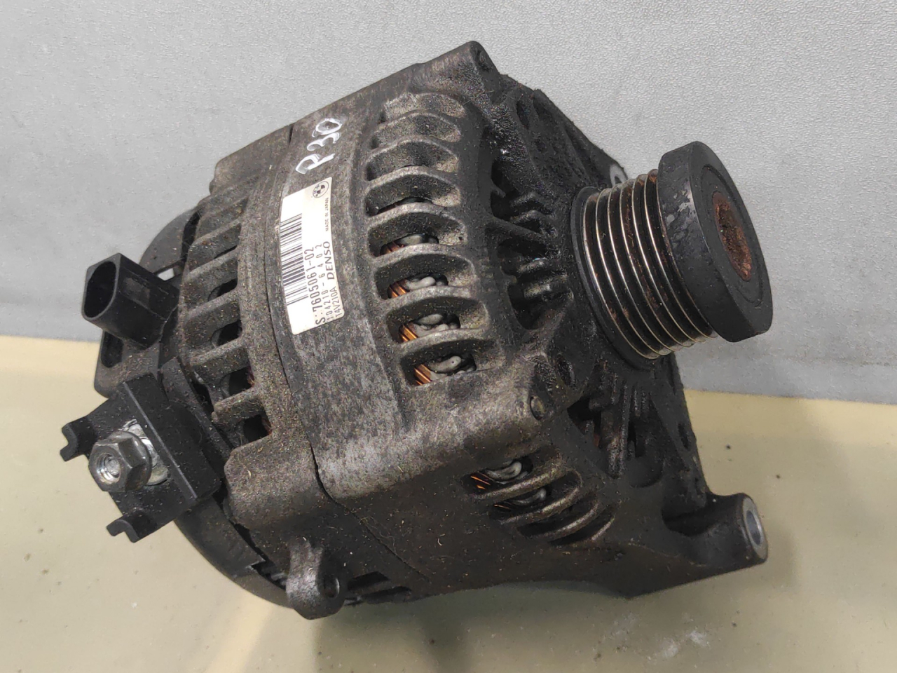 генератор BMW 3 серия F30/F31/F34 F30 2013, 2.0 л., N20 B20 A, бензин, АКПП, черный, седан, полный привод, 760506102, 1042106402 - фото №1