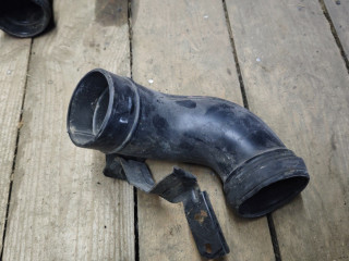 патрубок воздушного фильтра Mazda Millenia 1 поколение 2000, 2.3 л., бензин