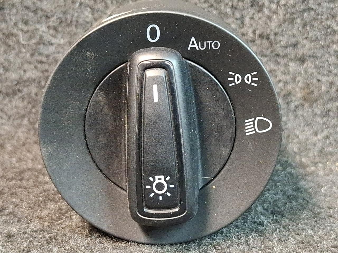 переключатель света Volkswagen Tiguan 2 поколение 2020, 2.0 л., бензин, АКПП, серый, полный привод, 5G0941431BA - фото №1