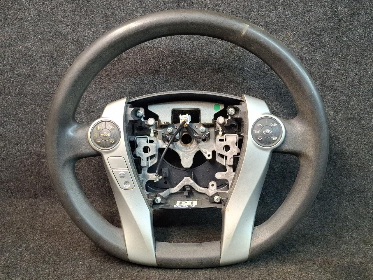 руль Toyota Prius V 1 поколение ZVW41 ZVW41 2014, 1.8 л., гибрид, АКПП, синий, хетчбэк 5 дв., передний привод - фото №1
