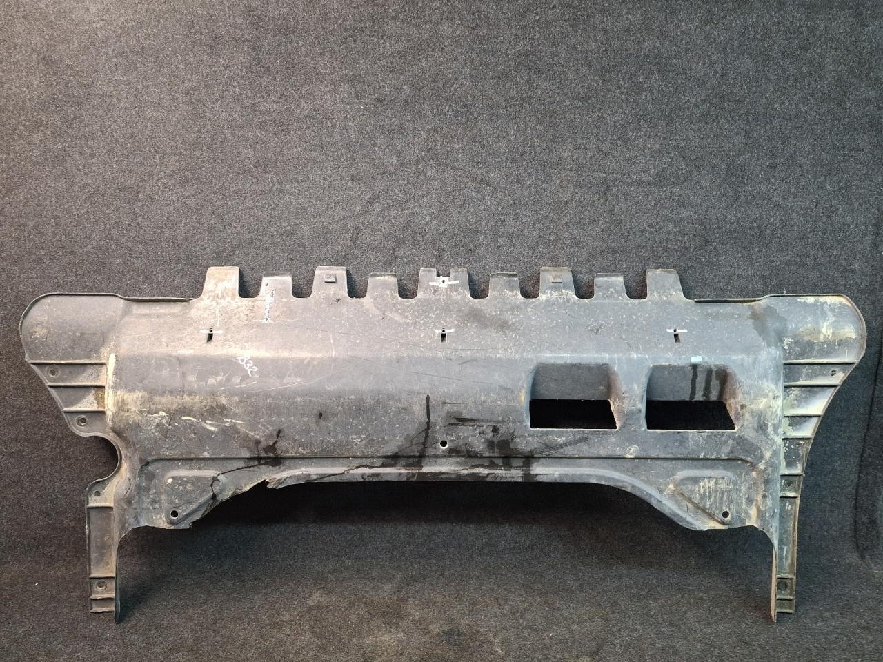 защита двигателя Volkswagen Tiguan 2 поколение 2020, 2.0 л., бензин, АКПП, серый, полный привод, 5QF825235C - фото №1