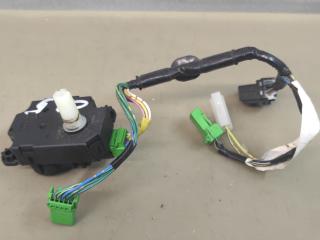 моторчик заслонки печки Mitsubishi Outlander 2 поколение 2008, 3.0 л., i, 6B31, бензин, красный, внедорожник 5 дв., полный привод, CSA512T010, VHB3030005A