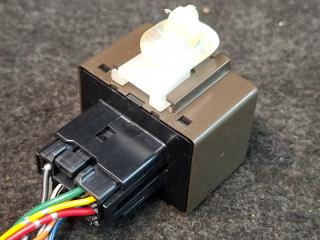 реле (прочие) Toyota Camry 7 поколение XV40 2008, 2.4 л., 2AZ-FE, бензин, АКПП, седан, передний привод, 8198006020